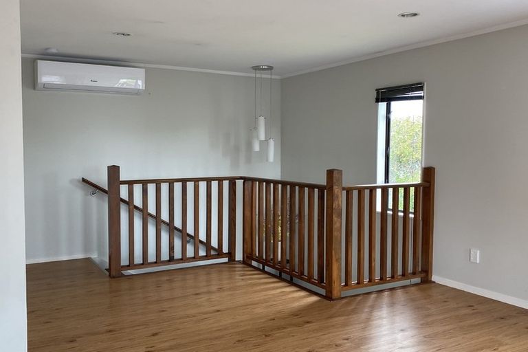 Photo of property in 22 Gosford Drive, Botany Downs, Auckland, 2010