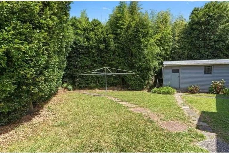 Photo of property in 1/30 Lyttelton Avenue, Forrest Hill, Auckland, 0620