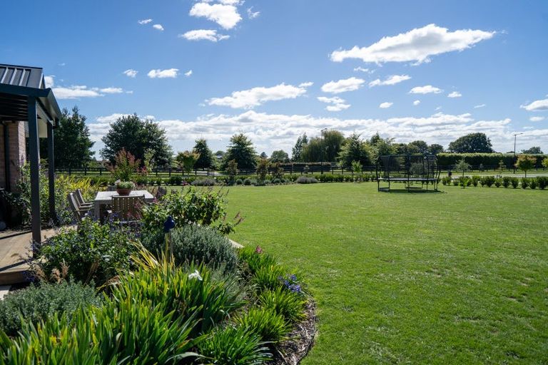 Photo of property in 39 Sunline Drive, Leamington, Cambridge, 3432