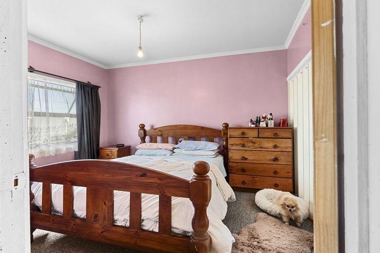 Photo of property in 70 Domett Street, Waitara, 4320