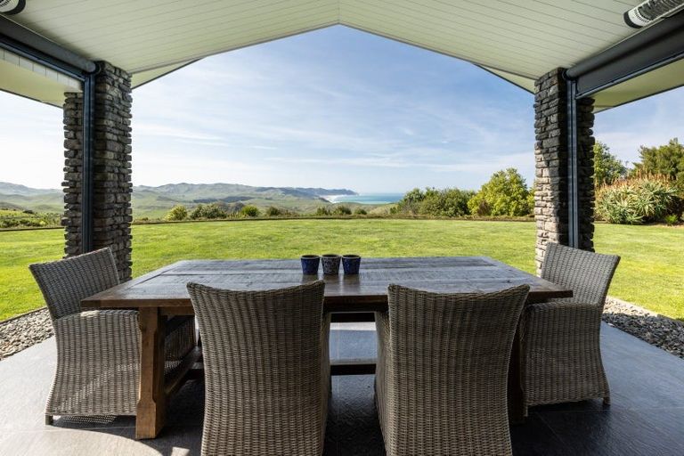 Photo of property in 64 Waipuka Road, Waimarama, Havelock North, 4294