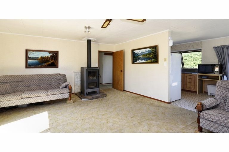 Photo of property in 177 Kina Beach Road, Tasman, Upper Moutere, 7173