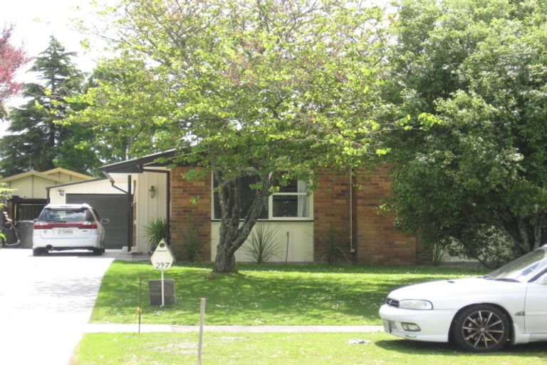 Photo of property in 297 Shakespeare Street, Leamington, Cambridge, 3432