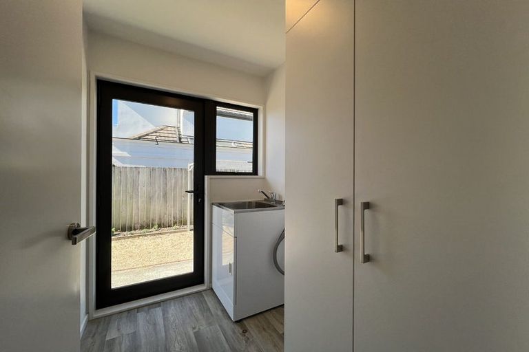 Photo of property in 2/129 Aikmans Road, Merivale, Christchurch, 8014