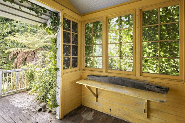 Photo of property in 35 Ferry Road, Days Bay, Lower Hutt, 5013