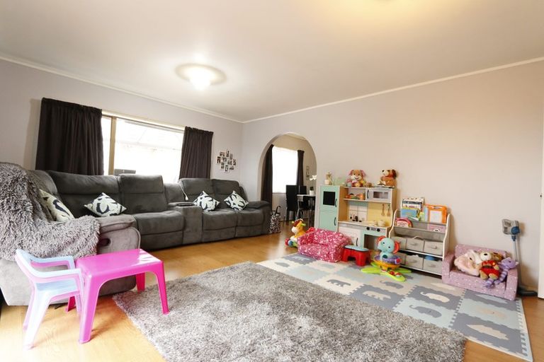 Photo of property in 1/78 Highland Park Drive, Highland Park, Auckland, 2010