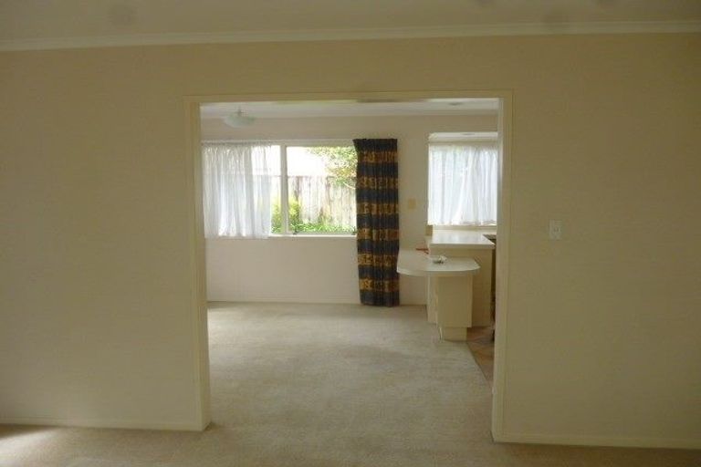 Photo of property in 1/60 Orangewood Drive, Northpark, Auckland, 2013