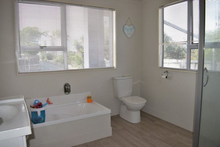 Photo of property in 9a Karaka Street, Otaki Beach, Otaki, 5512