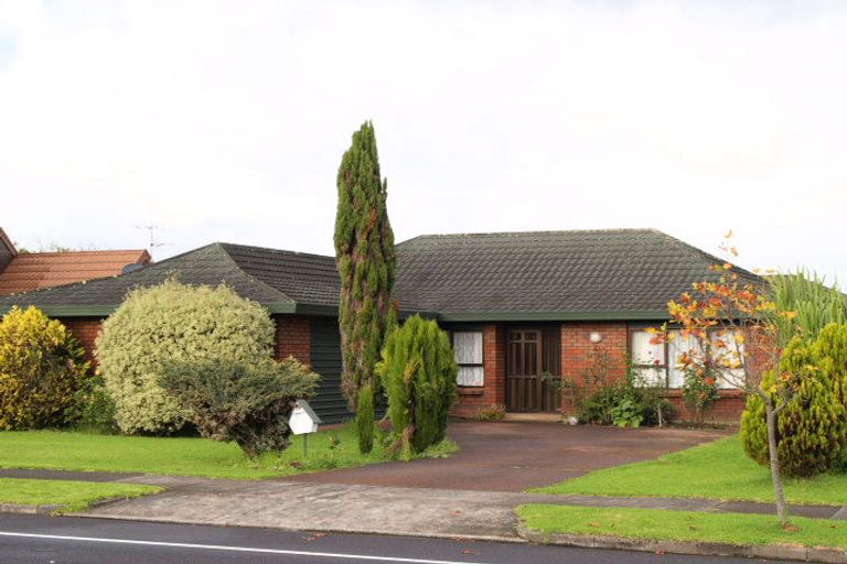 Photo of property in 16 Golfland Drive, Golflands, Auckland, 2013