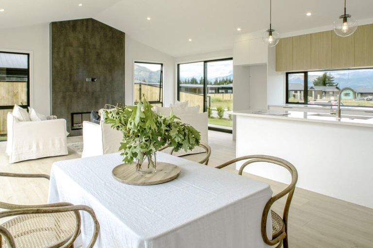 Photo of property in 47 Pounamu Avenue, Albert Town, Wanaka, 9305