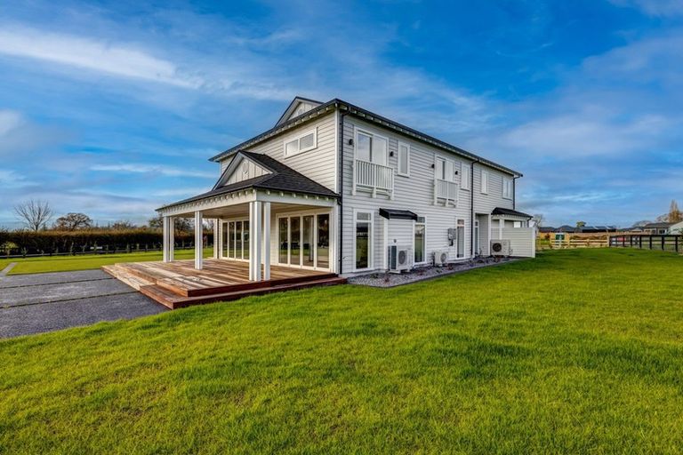 Photo of property in 4 Sunline Drive, Leamington, Cambridge, 3432