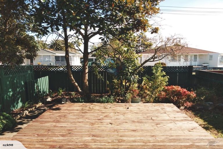 Photo of property in 3 Armagh Street, Levin, 5510