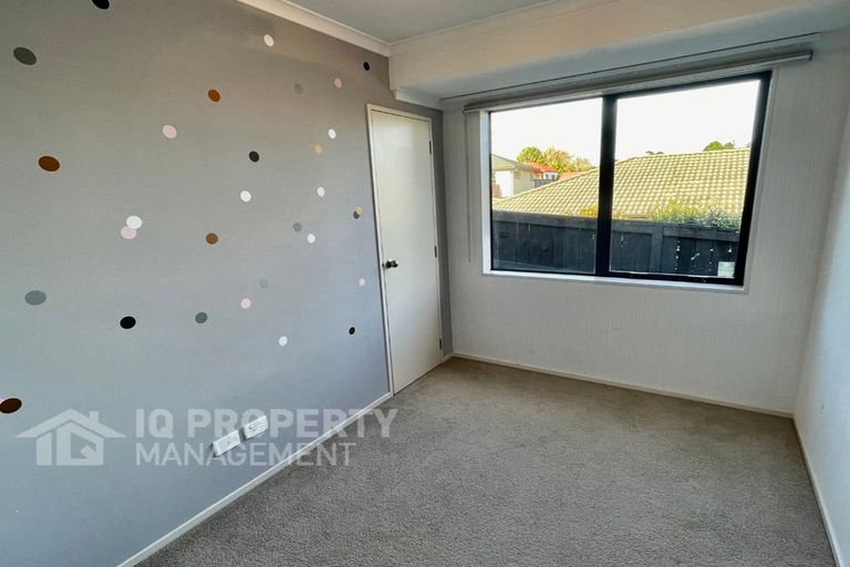 Photo of property in 11 Cognac Place, Henderson, Auckland, 0612