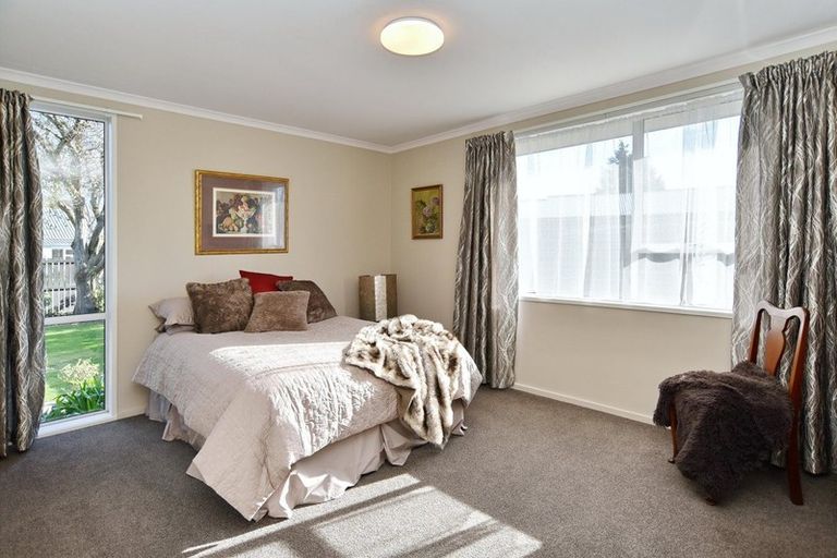 Photo of property in 4 Denniston Crescent, Redwood, Christchurch, 8051
