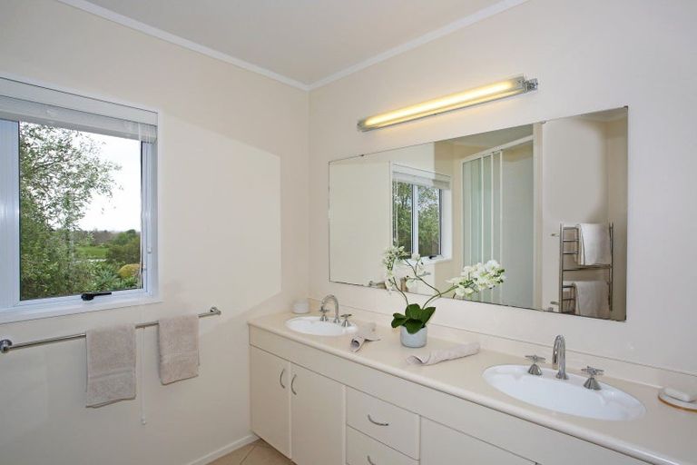 Photo of property in 225 Laing Road, Karaka, Papakura, 2580