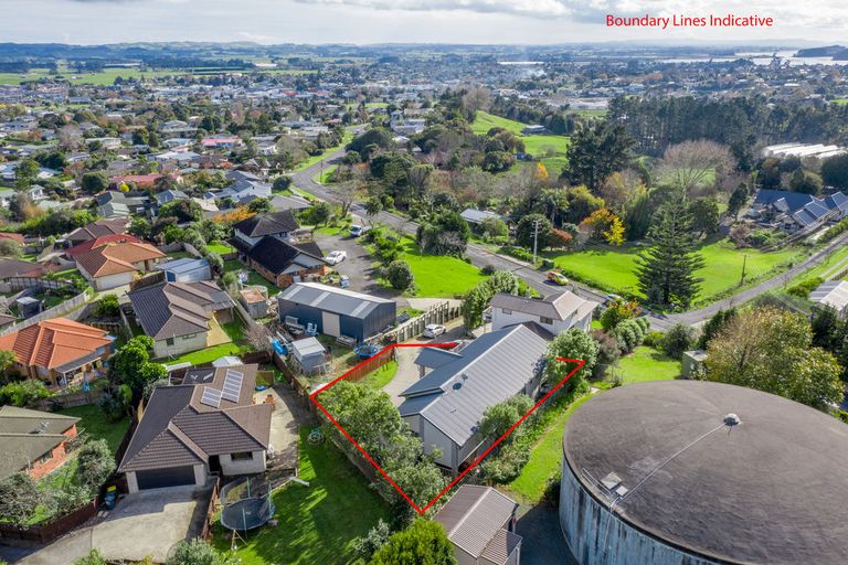 Photo of property in 79 Victoria Avenue, Waiuku, 2123