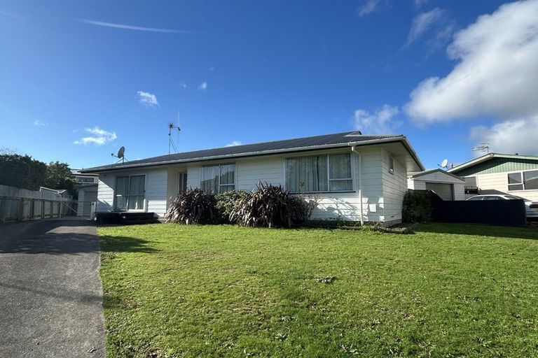 Photo of property in 19 Bendigo Street, Cloverlea, Palmerston North, 4412