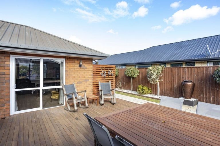 Photo of property in 30 Carmana Gardens, Rangiora, 7400