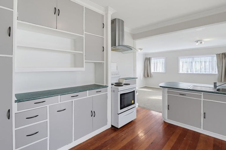 Photo of property in 17 Winchester Street, Levin, 5510