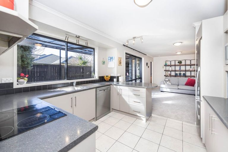 Photo of property in 31 Nielsen Gardens, Rototuna, Hamilton, 3210