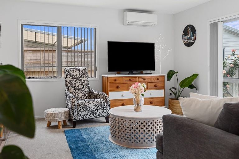 Photo of property in 11 Kamahi Crescent, Papamoa Beach, Papamoa, 3118