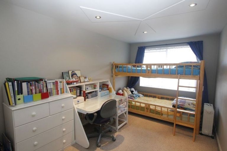 Photo of property in 2/40 Prestons Road, Redwood, Christchurch, 8051