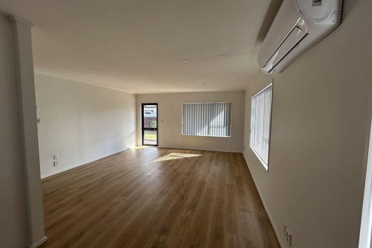 Photo of property in 1/4 Kelvin Road, Papakura, 2110