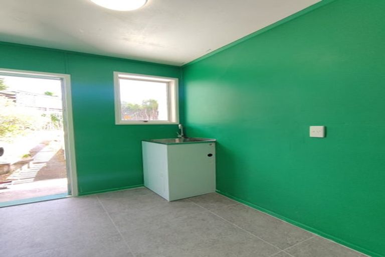 Photo of property in 3 Babington Place, Torbay, Auckland, 0630