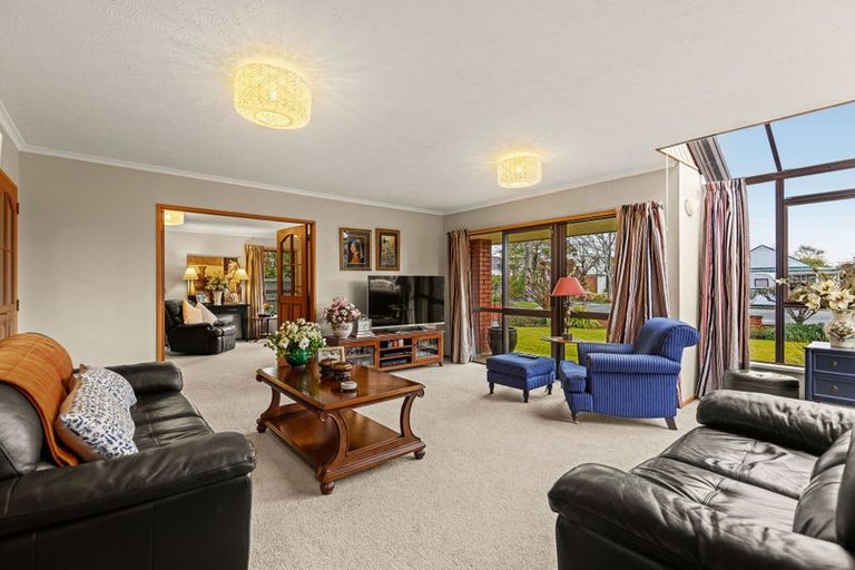 Photo of property in 33 Cherrywood Place, Redwood, Christchurch, 8051