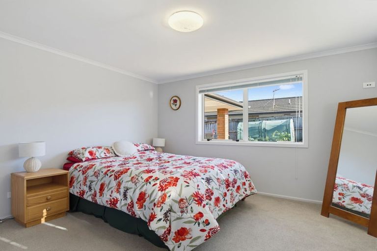 Photo of property in 15 Hamon Place, Pukehangi, Rotorua, 3015