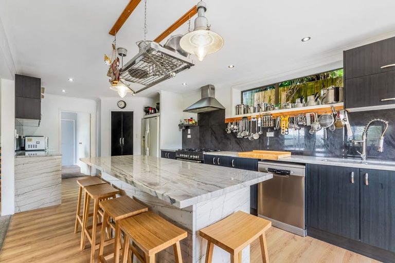Photo of property in 1/1 Sharon Road, Waiake, Auckland, 0630