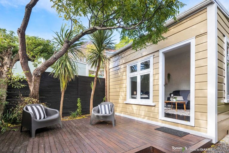Photo of property in 14 Finlay Terrace, Mount Cook, Wellington, 6021