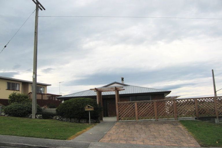 Photo of property in 14 Mcneil Street, Balclutha, 9230