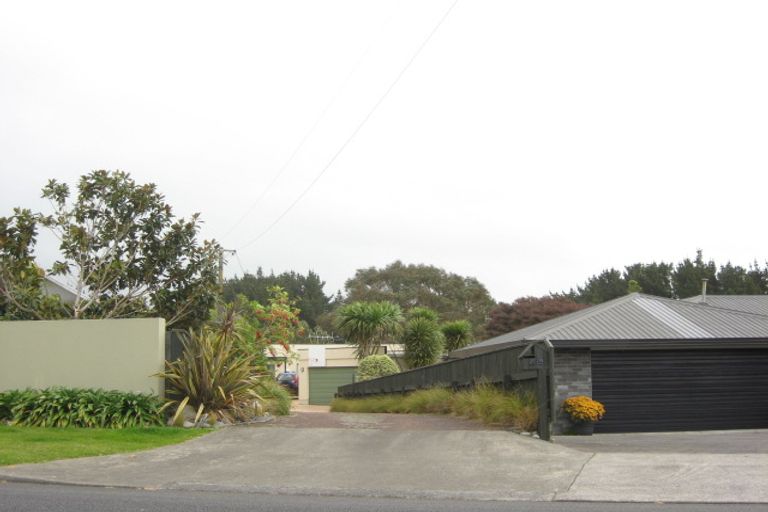 Photo of property in 82 Wairau Road, Oakura, 4314