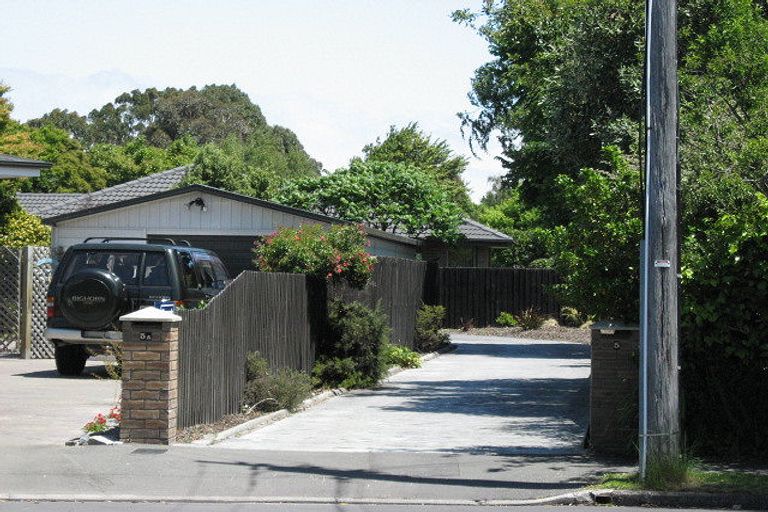 Photo of property in 5a Farndale Place, Avonhead, Christchurch, 8042