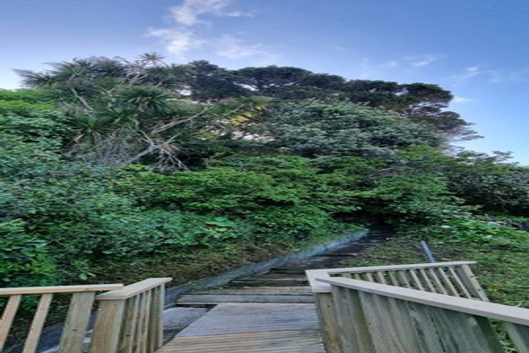 Photo of property in 16 Raroa Road, Kelburn, Wellington, 6012