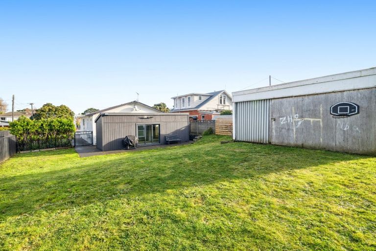 Photo of property in 17 Rotherham Terrace, Miramar, Wellington, 6022