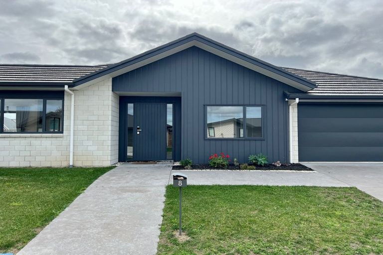 Photo of property in 8 Faber Place, Rototuna North, Hamilton, 3210