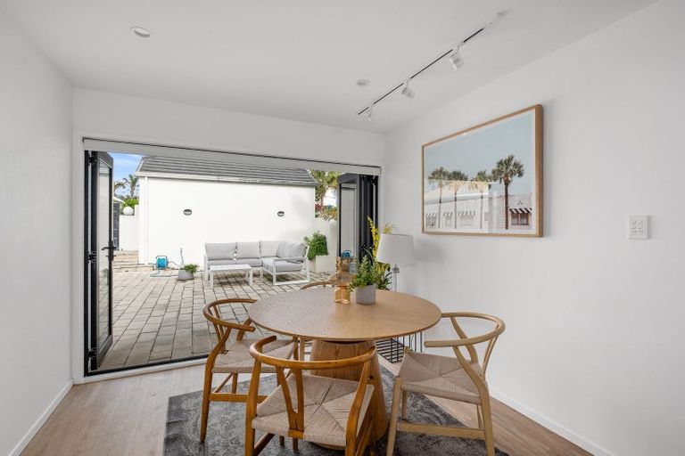 Photo of property in 1/15 Craig Road, Milford, Auckland, 0620