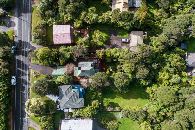 Photo of property in 1048 Scenic Drive North, Swanson, Auckland, 0816