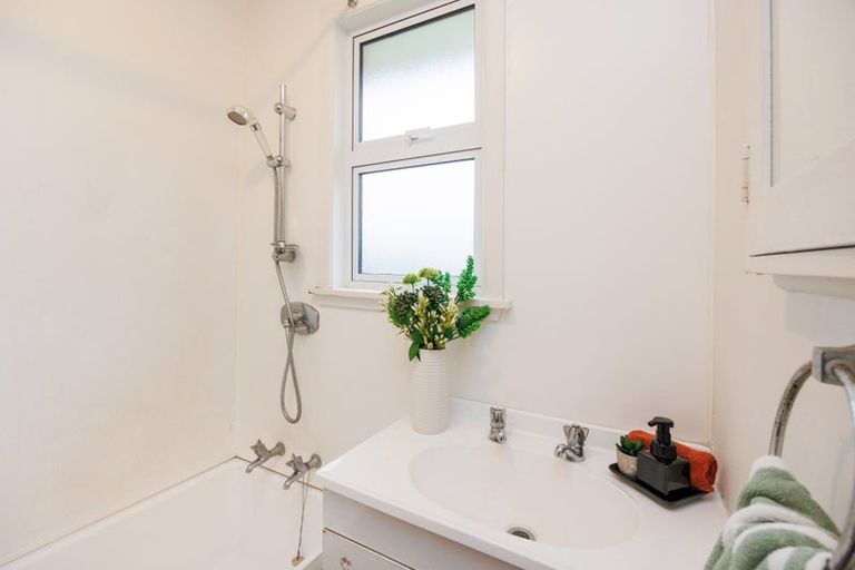 Photo of property in 8 Austin Place, Awapuni, Palmerston North, 4412