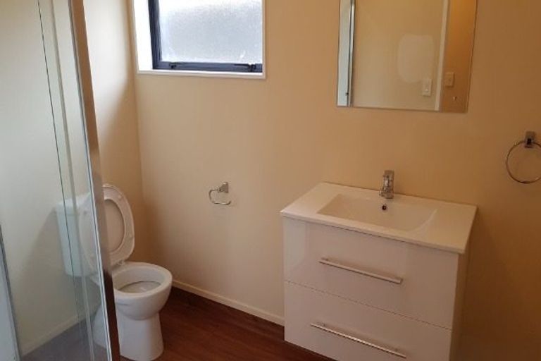 Photo of property in 28 Pooks Road, Ranui, Auckland, 0612