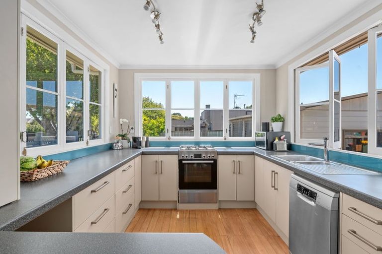 Photo of property in 33 Mission Street, Waterloo, Lower Hutt, 5011