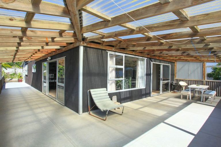 Photo of property in 2 Taipari Avenue, Raglan, 3225