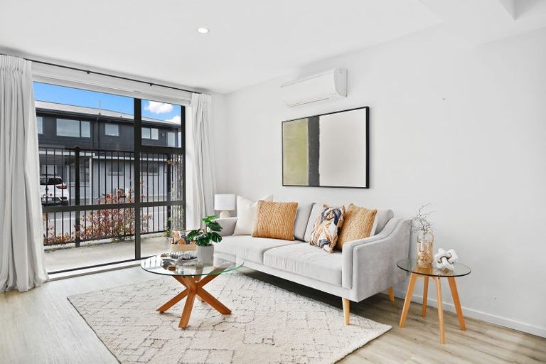 Photo of property in 2/22 Springfield Road, St Albans, Christchurch, 8014