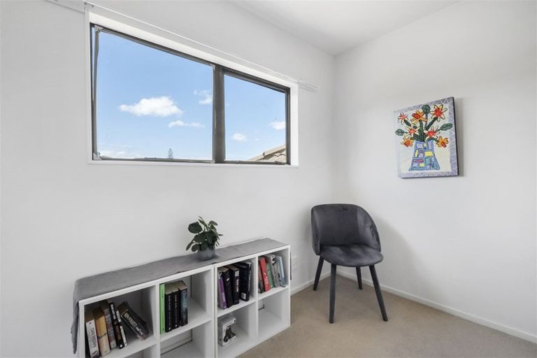 Photo of property in 1/9 Kells Place, Botany Downs, Auckland, 2010