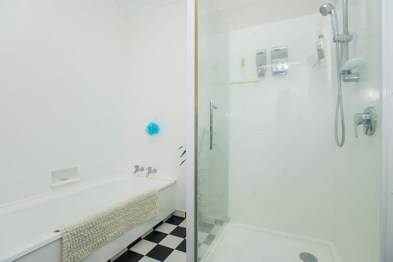 Photo of property in 56 Awapuni Road, Awapuni, Gisborne, 4010