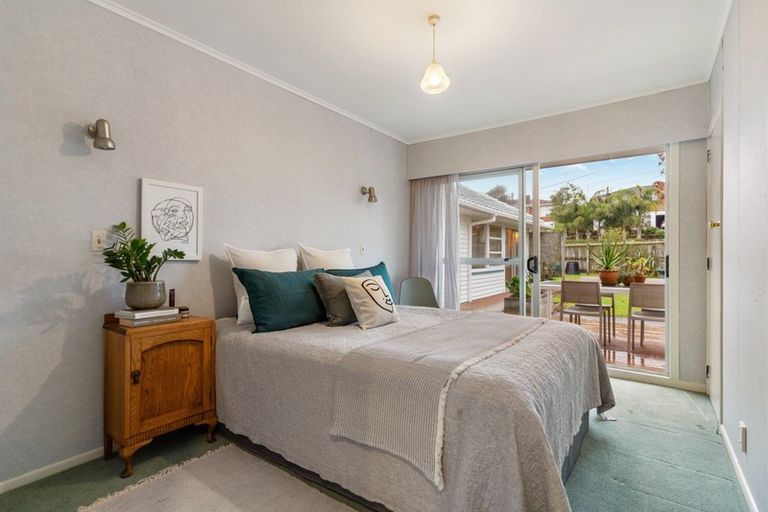 Photo of property in 1/31 Alamein Avenue, Belmont, Auckland, 0622