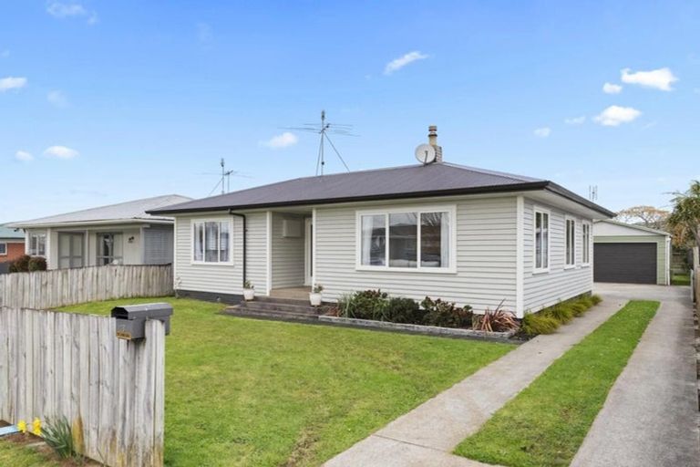 Photo of property in 18 Russell Avenue, Pukekohe, 2120