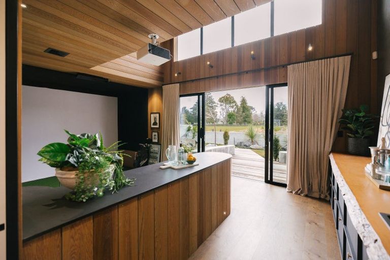 Photo of property in 69 Kanuka Drive, Hokowhitu, Palmerston North, 4410